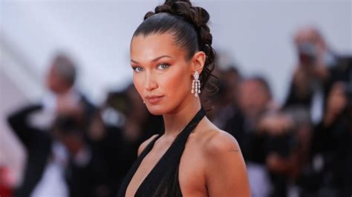Bella Hadid: The Perfect Proportions of Height and Weight