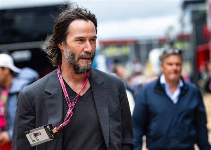 Exploring Keanu Reeves' Political Beliefs: An Insight into the Man Behind the Icon