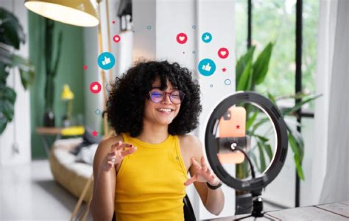 Exploring the Wild Side of Influencer Fame: The Phenomenon of Influencerfonewild