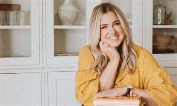 Jenna Kutcher Net Worth: A Deep Dive into Her Wealth and Success