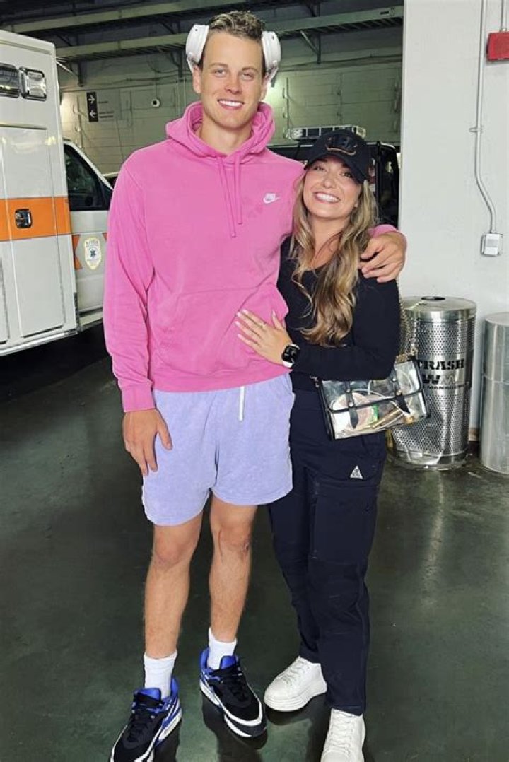 Joe Burrow's Wife: A Journey Through Cancer